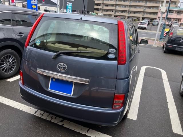 TOYOTA ISIS 2005 Image 31