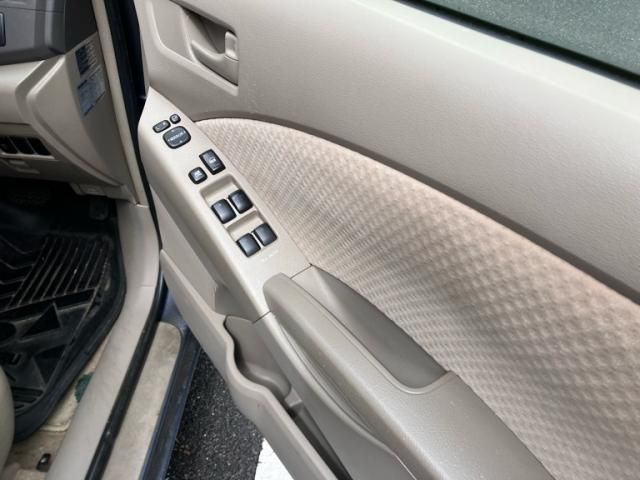 TOYOTA ISIS 2005 Image 31