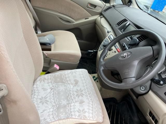 TOYOTA ISIS 2005 Image 31