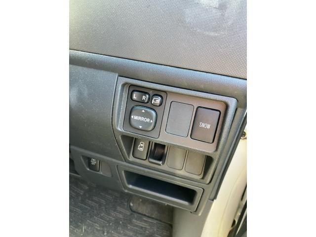 TOYOTA SIENTA 2012 Image 31