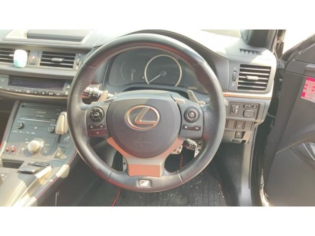 TOYOTA LEXUS CT200H 2015 Image 31