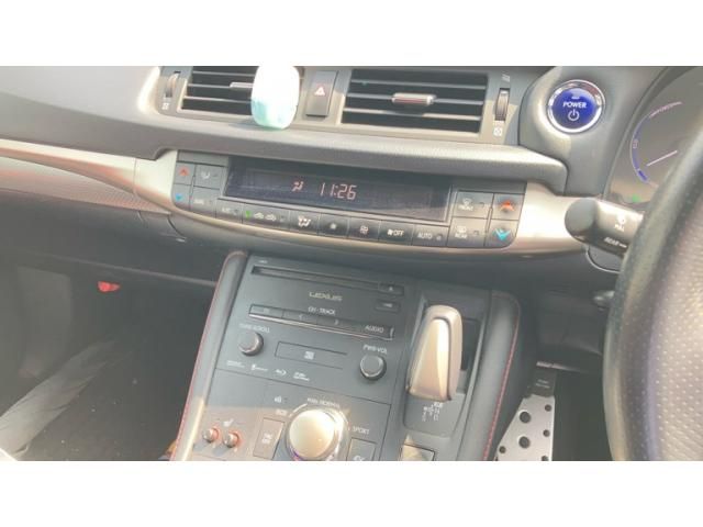 TOYOTA LEXUS CT200H 2015 Image 31