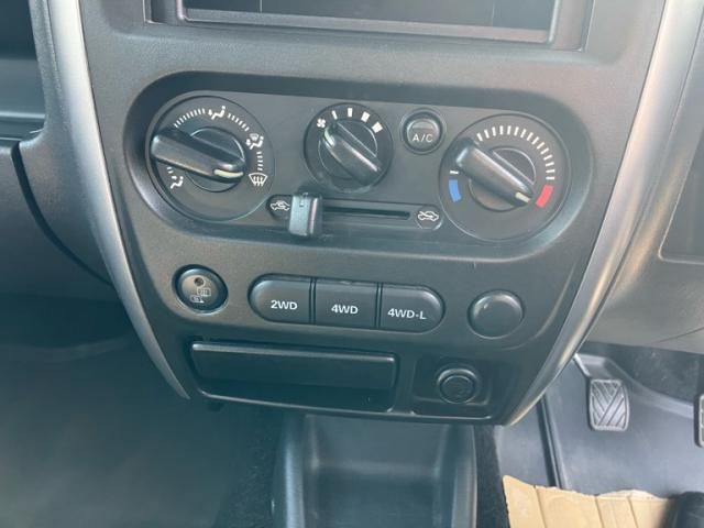 SUZUKI JIMNY 4WD 2013 Image 31