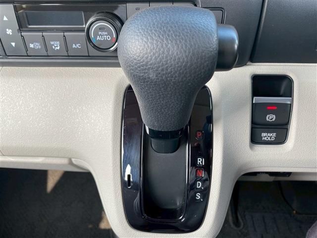 HONDA N BOX 2024 Image 31