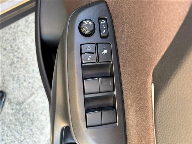 TOYOTA YARIS CROSS HYBRID 2022 Image 31