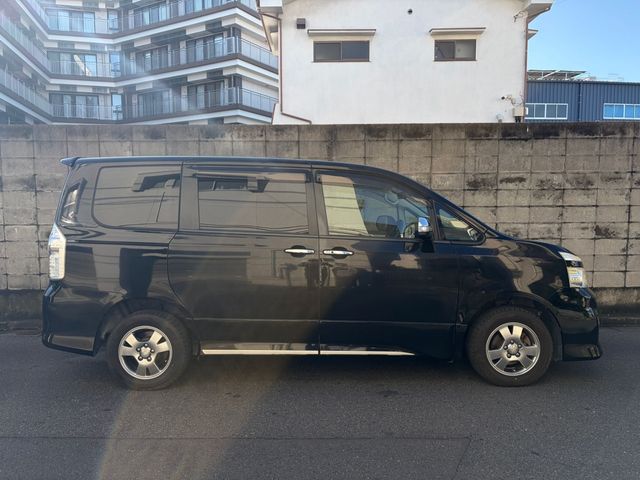 TOYOTA VOXY 4WD 2012 Image 31