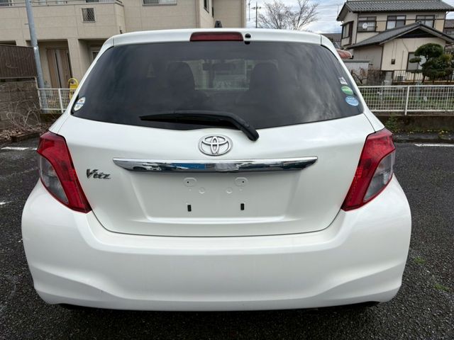 TOYOTA VITZ 2012 Image 31