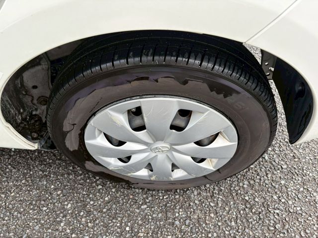 TOYOTA VITZ 2012 Image 31