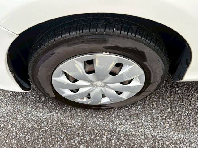 TOYOTA VITZ 2012 Image 31