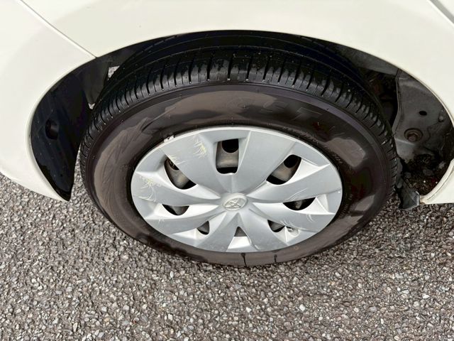 TOYOTA VITZ 2012 Image 31