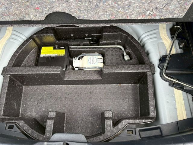 TOYOTA VITZ 2012 Image 31