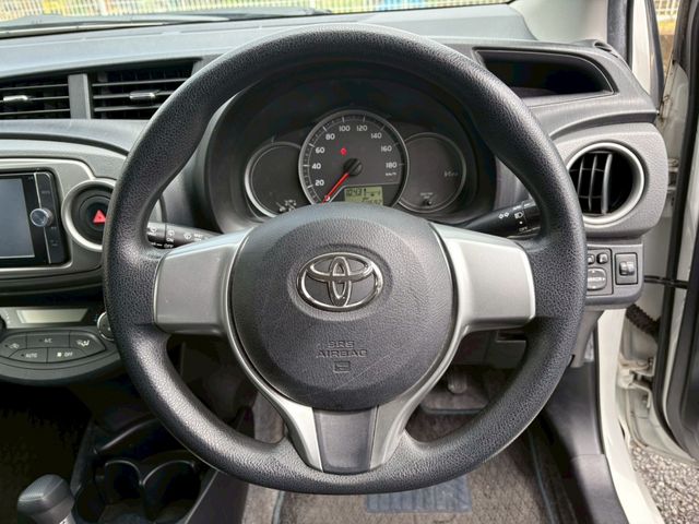 TOYOTA VITZ 2012 Image 31