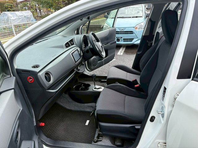 TOYOTA VITZ 2012 Image 31