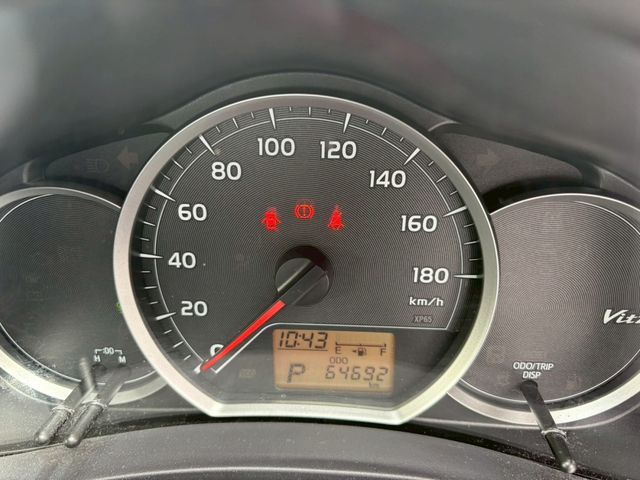 TOYOTA VITZ 2012 Image 31