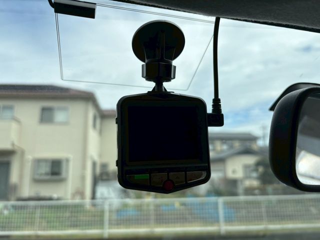 TOYOTA VITZ 2012 Image 31