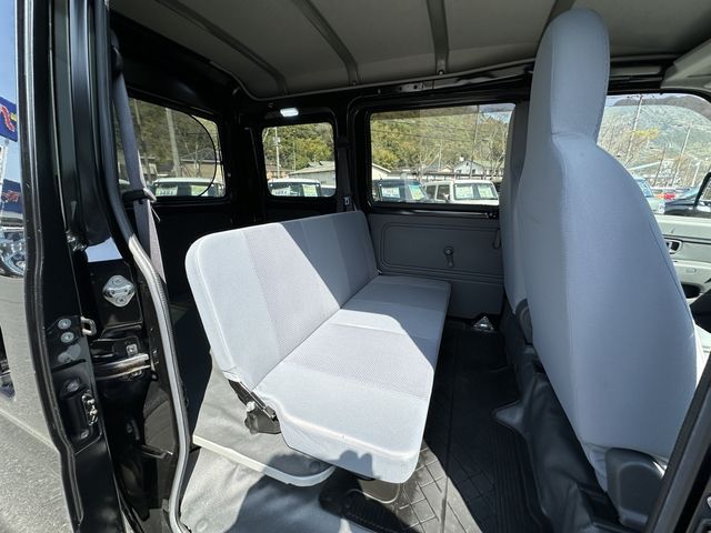 DAIHATSU HIJET CARGO 4WD 2014 Image 31