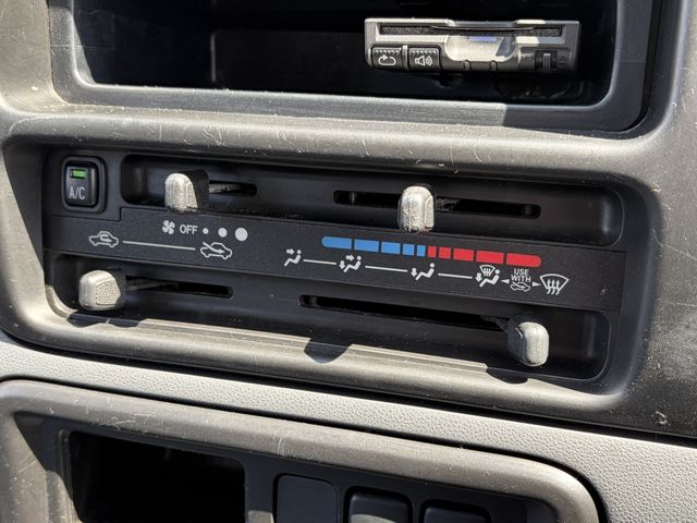 DAIHATSU HIJET CARGO 4WD 2016 Image 31