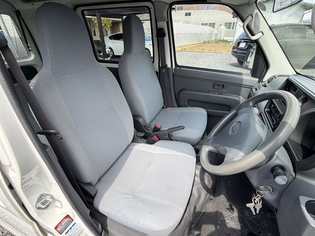 DAIHATSU HIJET CARGO 4WD 2016 Image 31