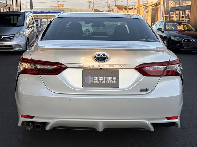 TOYOTA CAMRY HYBRID 2018 Image 31