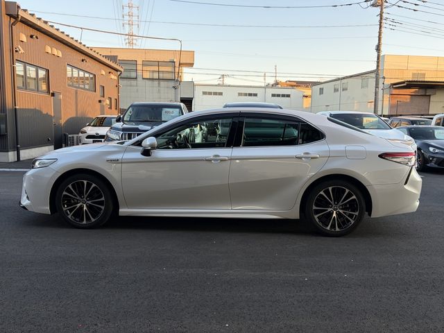 TOYOTA CAMRY HYBRID 2018 Image 31