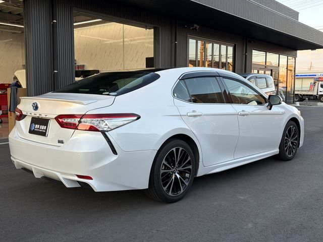TOYOTA CAMRY HYBRID 2018 Image 31