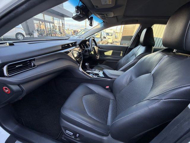 TOYOTA CAMRY HYBRID 2018 Image 31