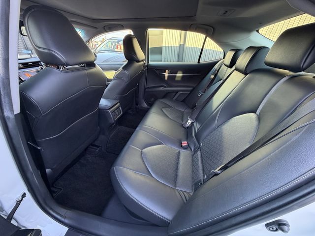 TOYOTA CAMRY HYBRID 2018 Image 31