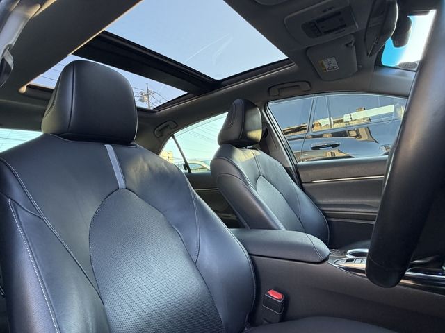 TOYOTA CAMRY HYBRID 2018 Image 31