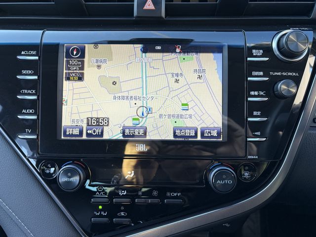 TOYOTA CAMRY HYBRID 2018 Image 31