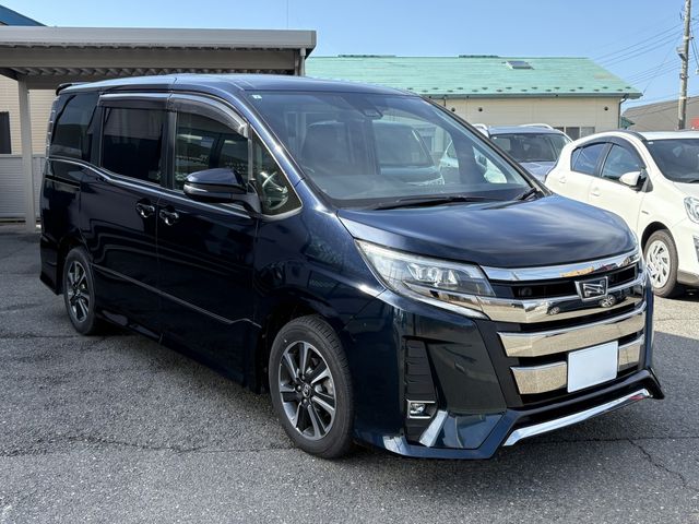 TOYOTA NOAH 2017 Image 31