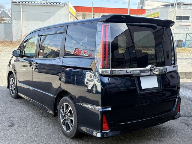 TOYOTA NOAH 2017 Image 31