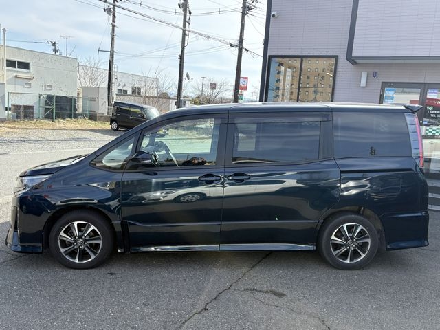 TOYOTA NOAH 2017 Image 31