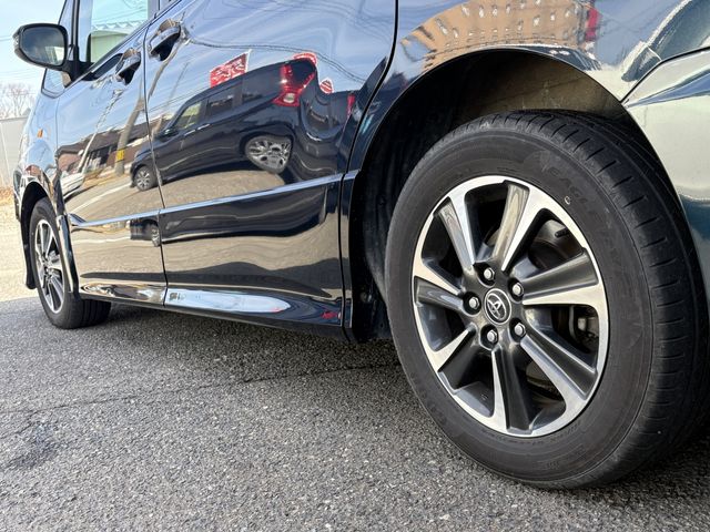 TOYOTA NOAH 2017 Image 31