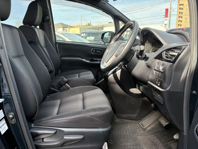 TOYOTA NOAH 2017 Image 31