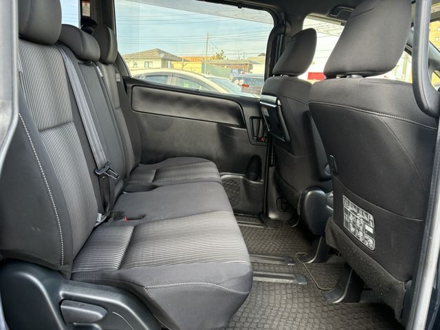 TOYOTA NOAH 2017 Image 31