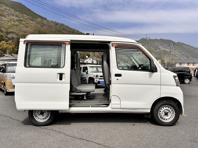 DAIHATSU HIJET CARGO 4WD 2015 Image 31