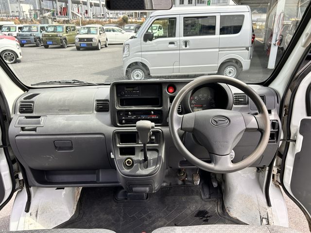 DAIHATSU HIJET CARGO 4WD 2015 Image 31