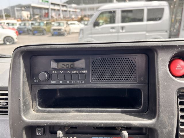 DAIHATSU HIJET CARGO 4WD 2015 Image 31