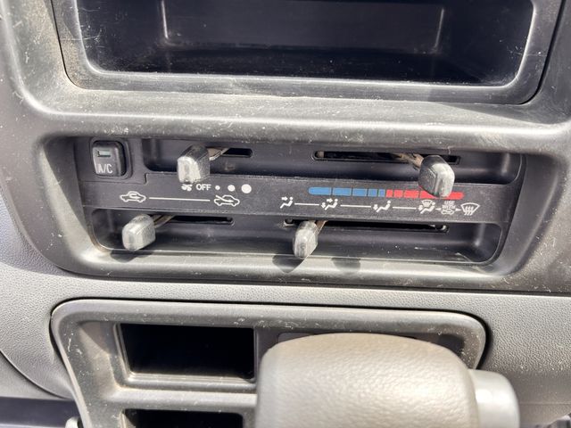 DAIHATSU HIJET CARGO 4WD 2015 Image 31