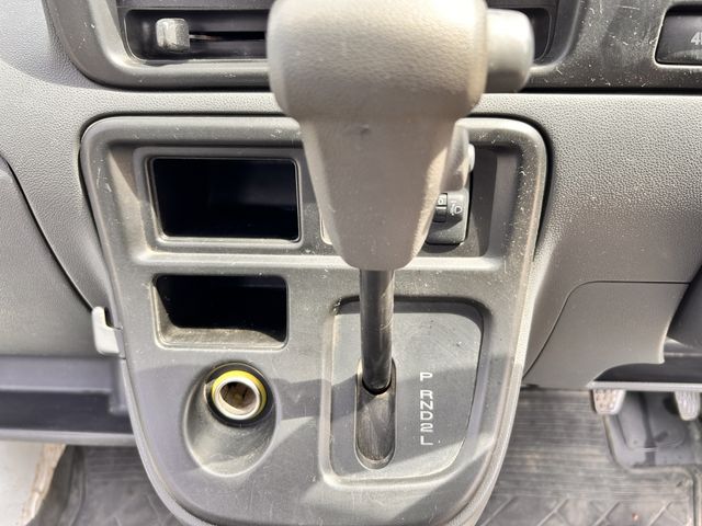 DAIHATSU HIJET CARGO 4WD 2015 Image 31