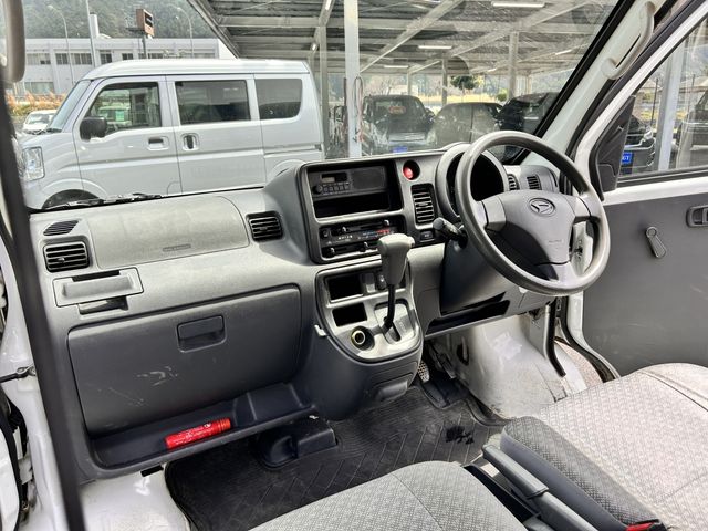 DAIHATSU HIJET CARGO 4WD 2015 Image 31