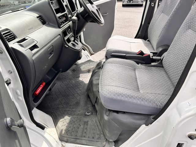 DAIHATSU HIJET CARGO 4WD 2015 Image 31