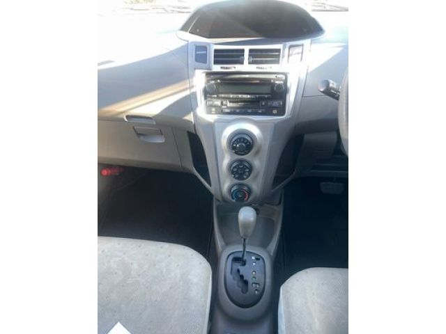 TOYOTA VITZ 2008 Image 31