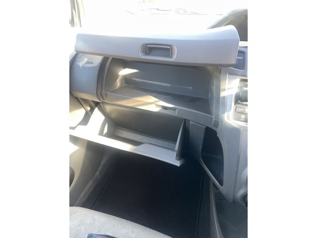 TOYOTA VITZ 2008 Image 31